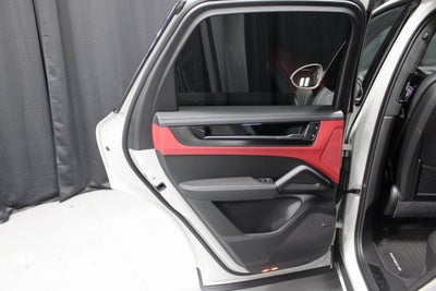 2025 Porsche Cayenne GTS