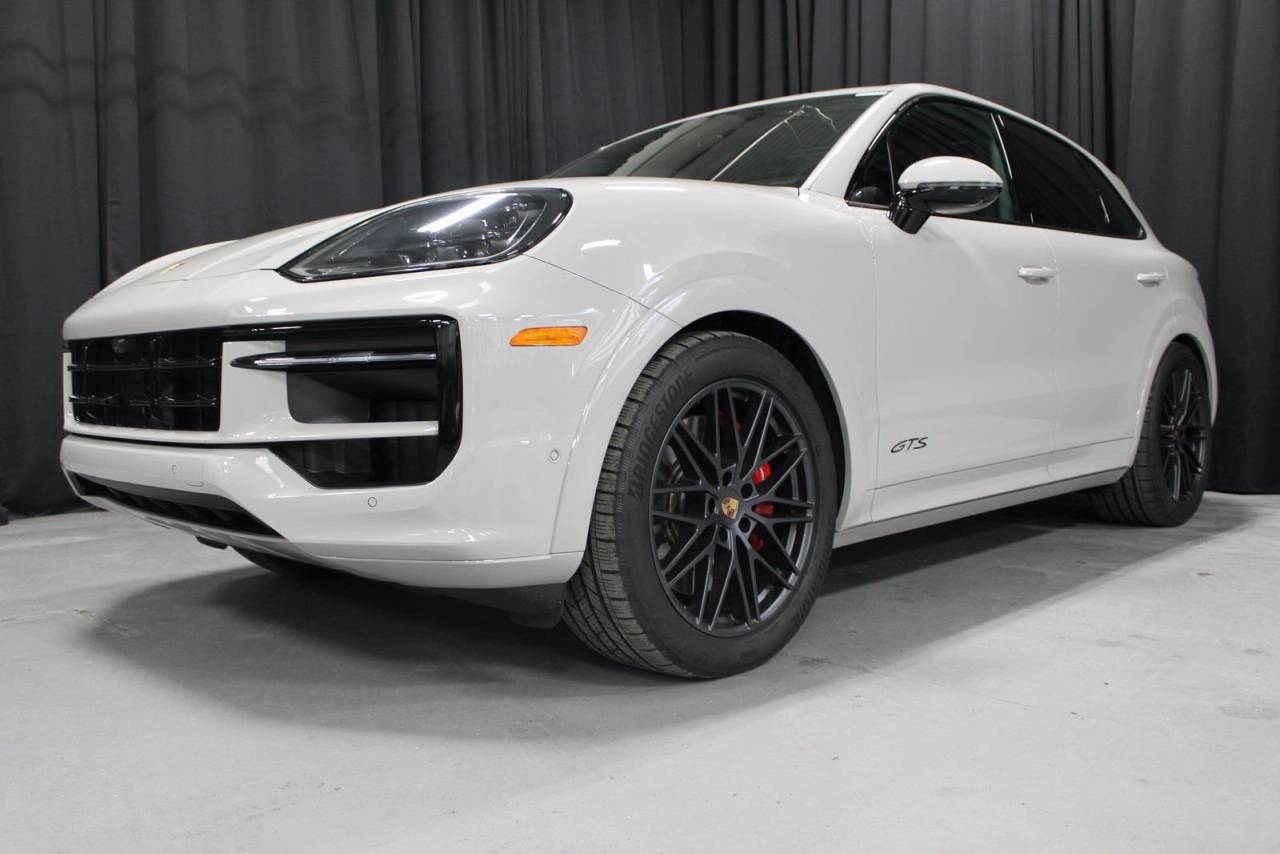 2025 Porsche Cayenne GTS