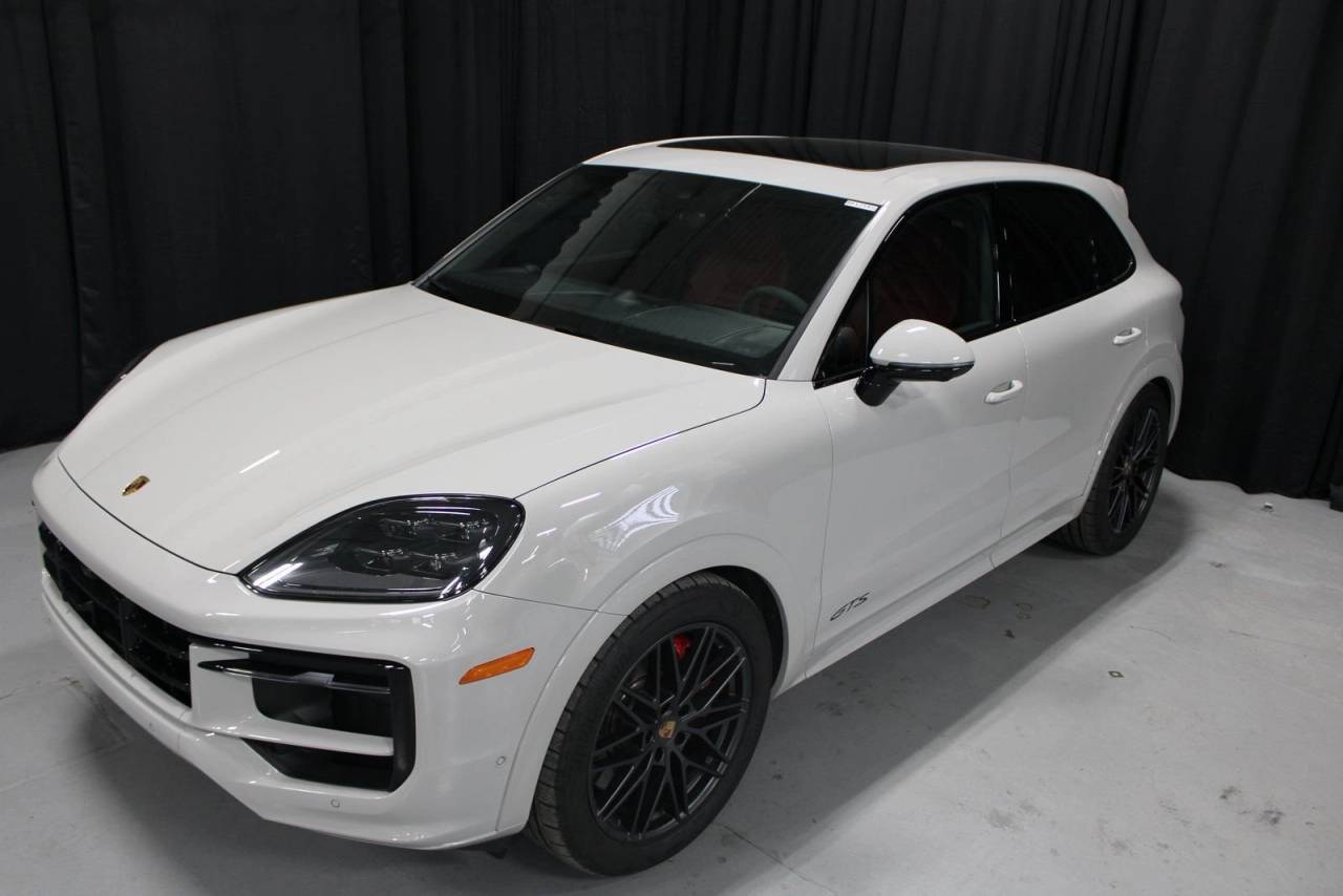 2025 Porsche Cayenne GTS