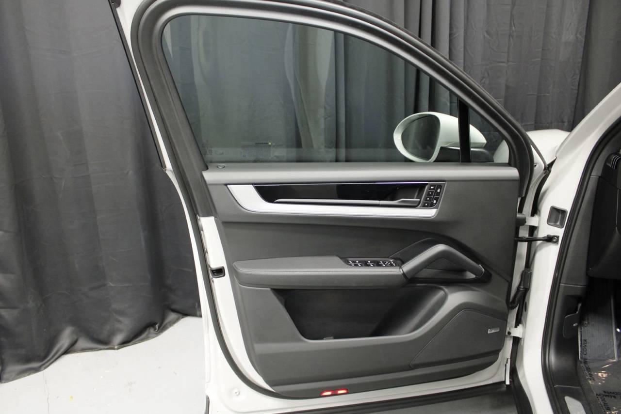 2026 Porsche Cayenne S E-Hybrid