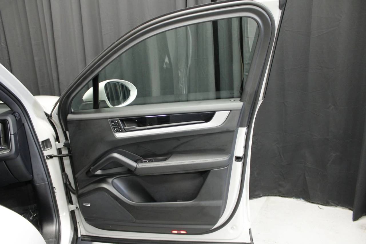 2026 Porsche Cayenne S E-Hybrid