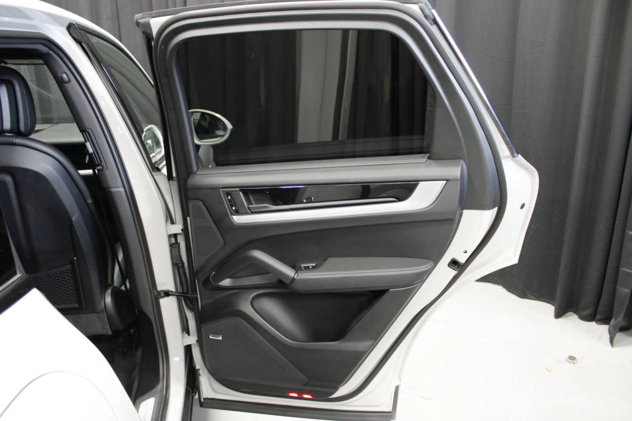 2026 Porsche Cayenne S E-Hybrid