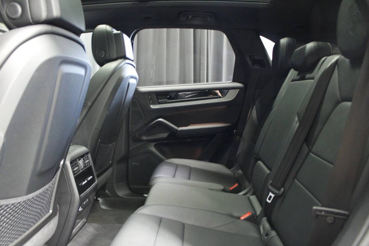 2026 Porsche Cayenne S E-Hybrid