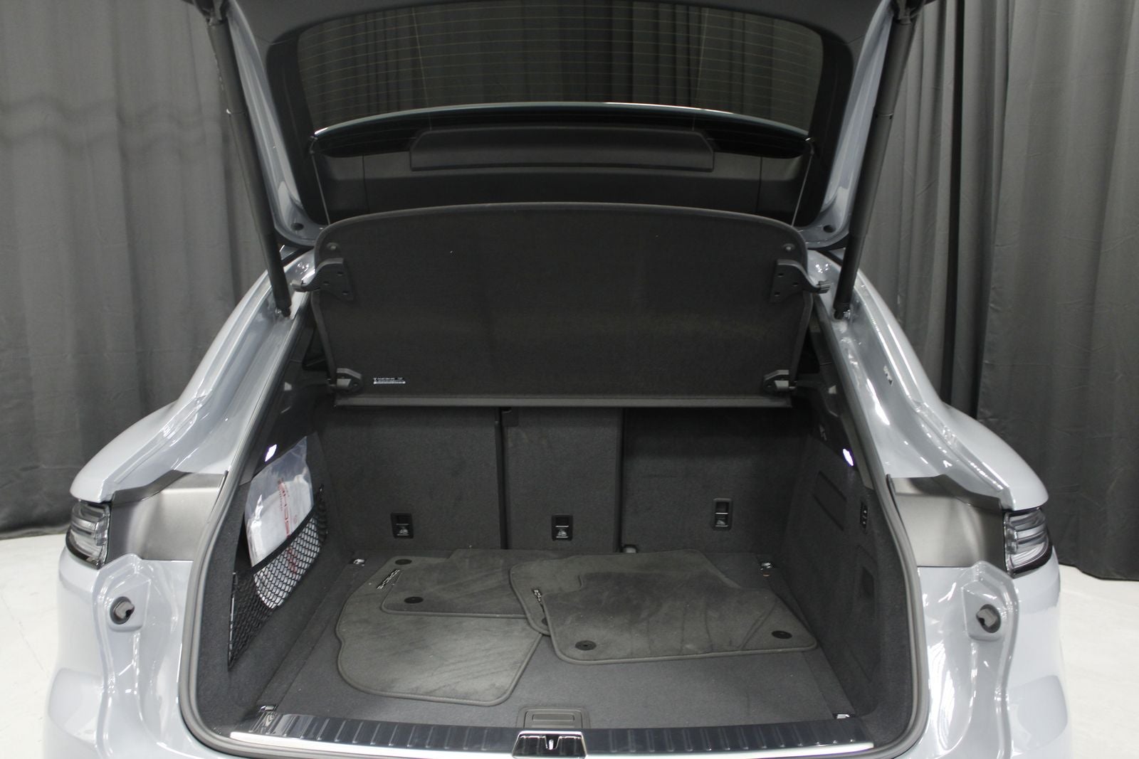 2025 Porsche Cayenne Coupe GTS