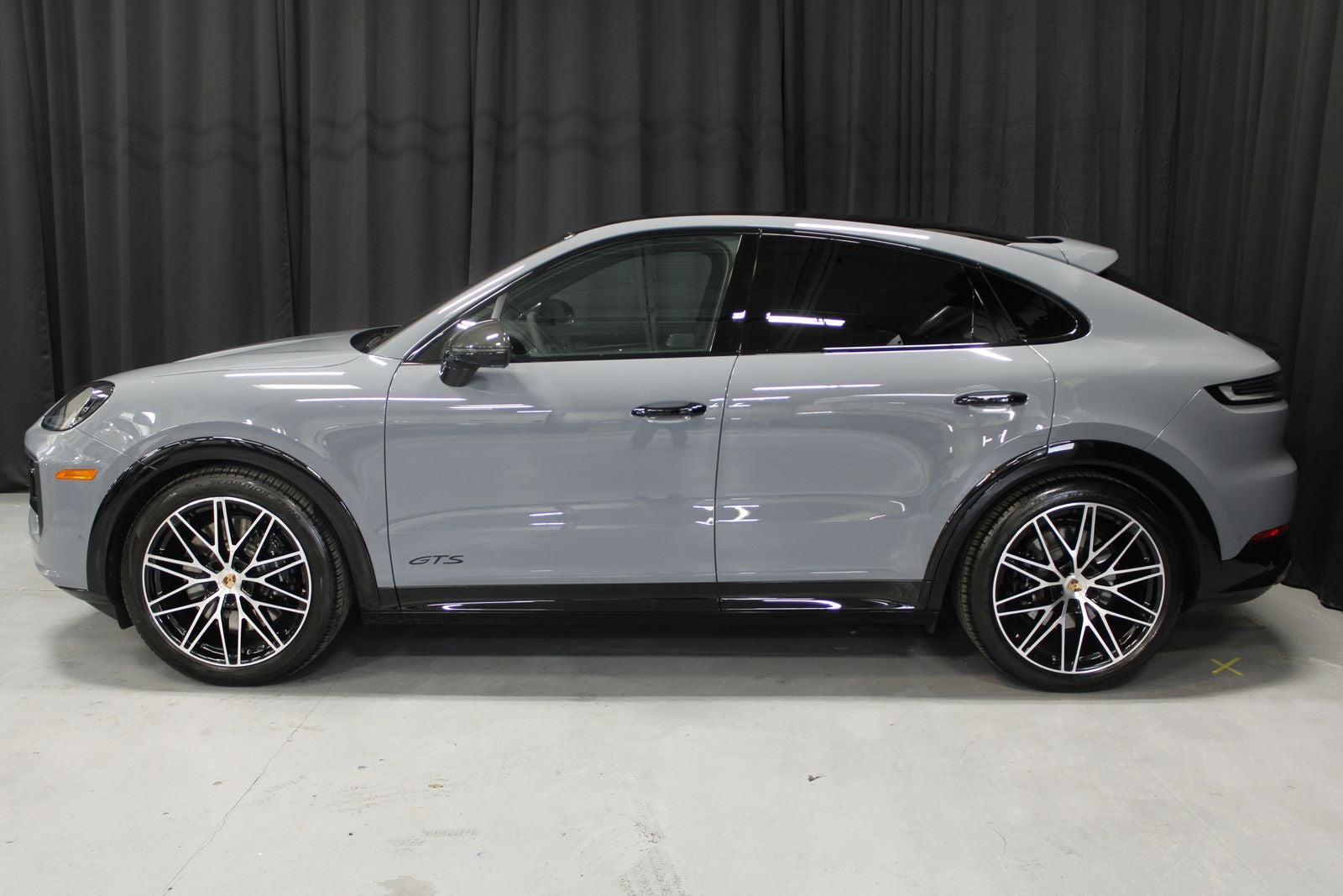 2025 Porsche Cayenne Coupe GTS