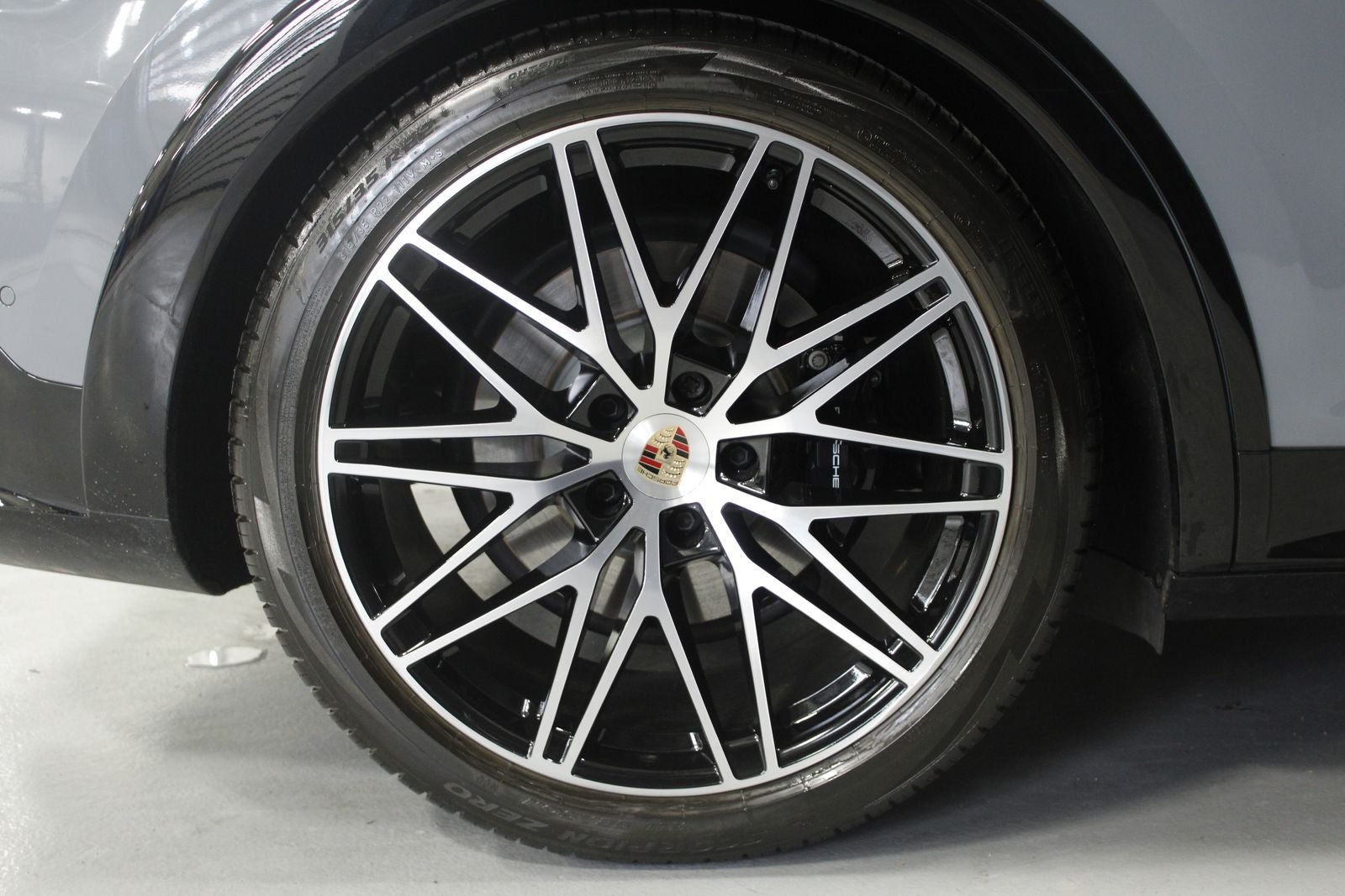 2025 Porsche Cayenne Coupe GTS