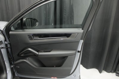 2025 Porsche Cayenne Coupe GTS