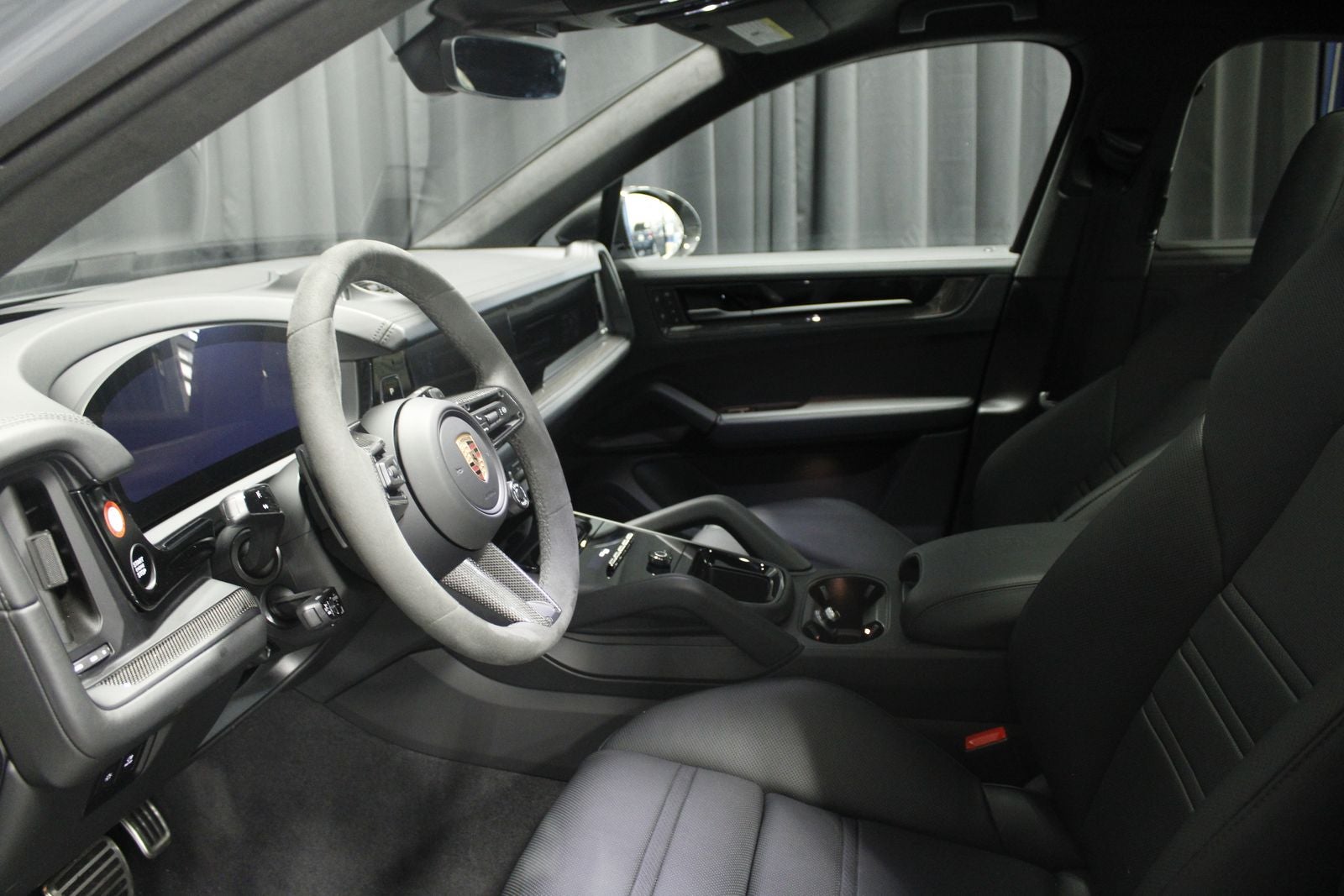 2025 Porsche Cayenne Coupe GTS