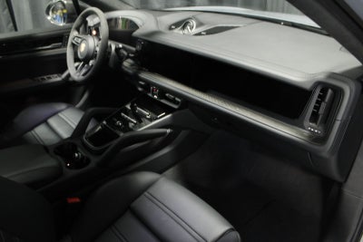 2025 Porsche Cayenne Coupe GTS