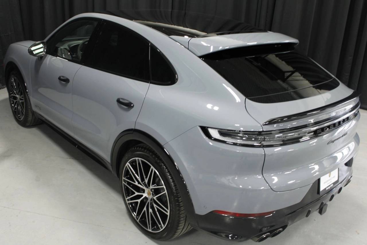 2025 Porsche Cayenne Coupe GTS
