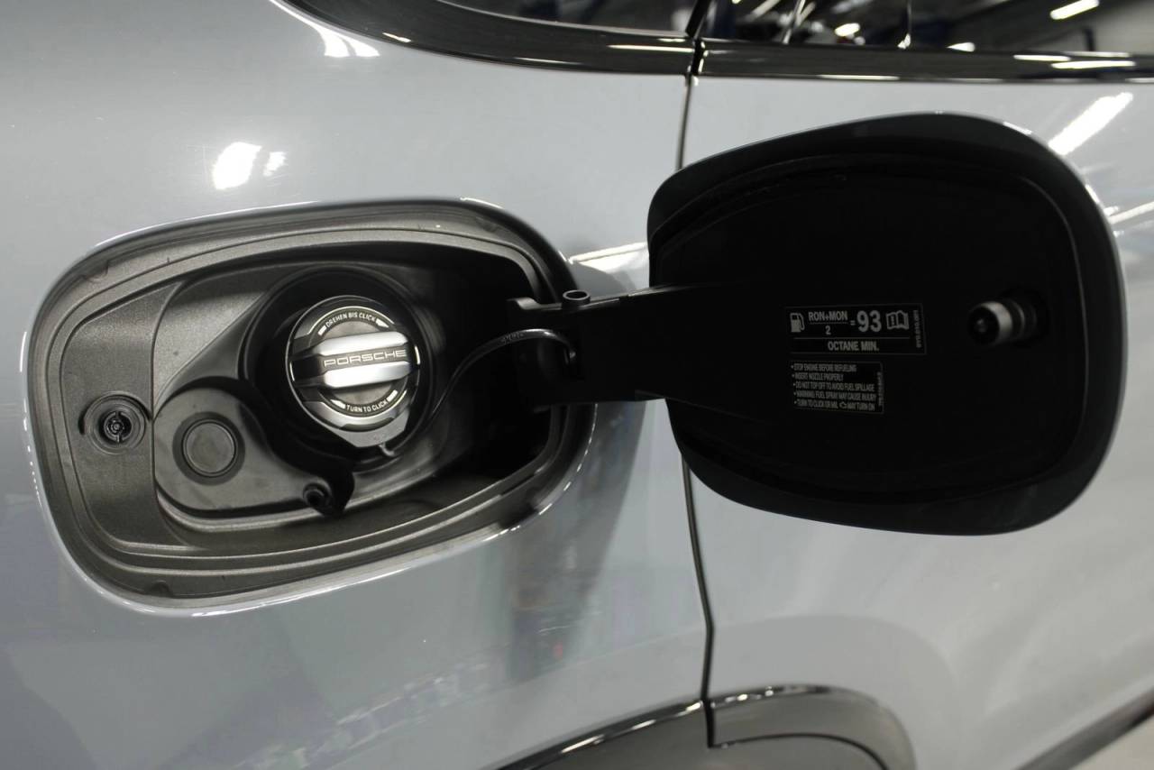 2025 Porsche Cayenne Coupe GTS