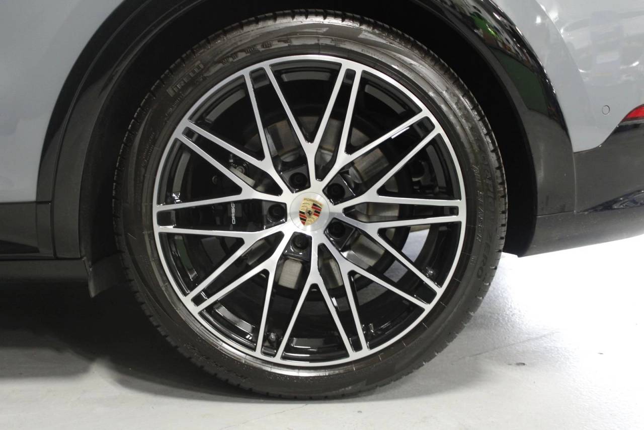 2025 Porsche Cayenne Coupe GTS