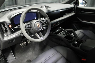 2025 Porsche Cayenne Coupe GTS