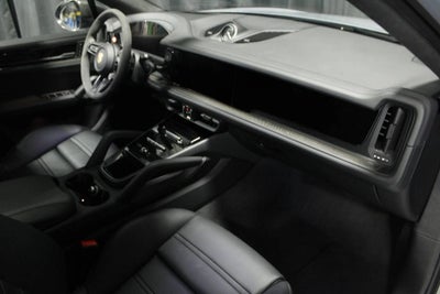 2025 Porsche Cayenne Coupe GTS