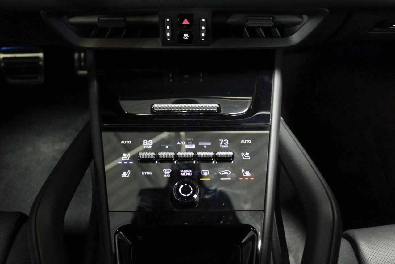 2025 Porsche Cayenne Coupe GTS