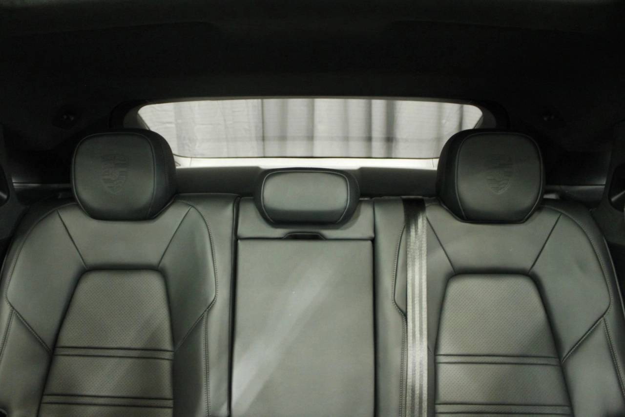 2025 Porsche Cayenne Coupe GTS