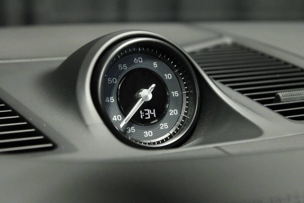 2025 Porsche Cayenne Coupe GTS