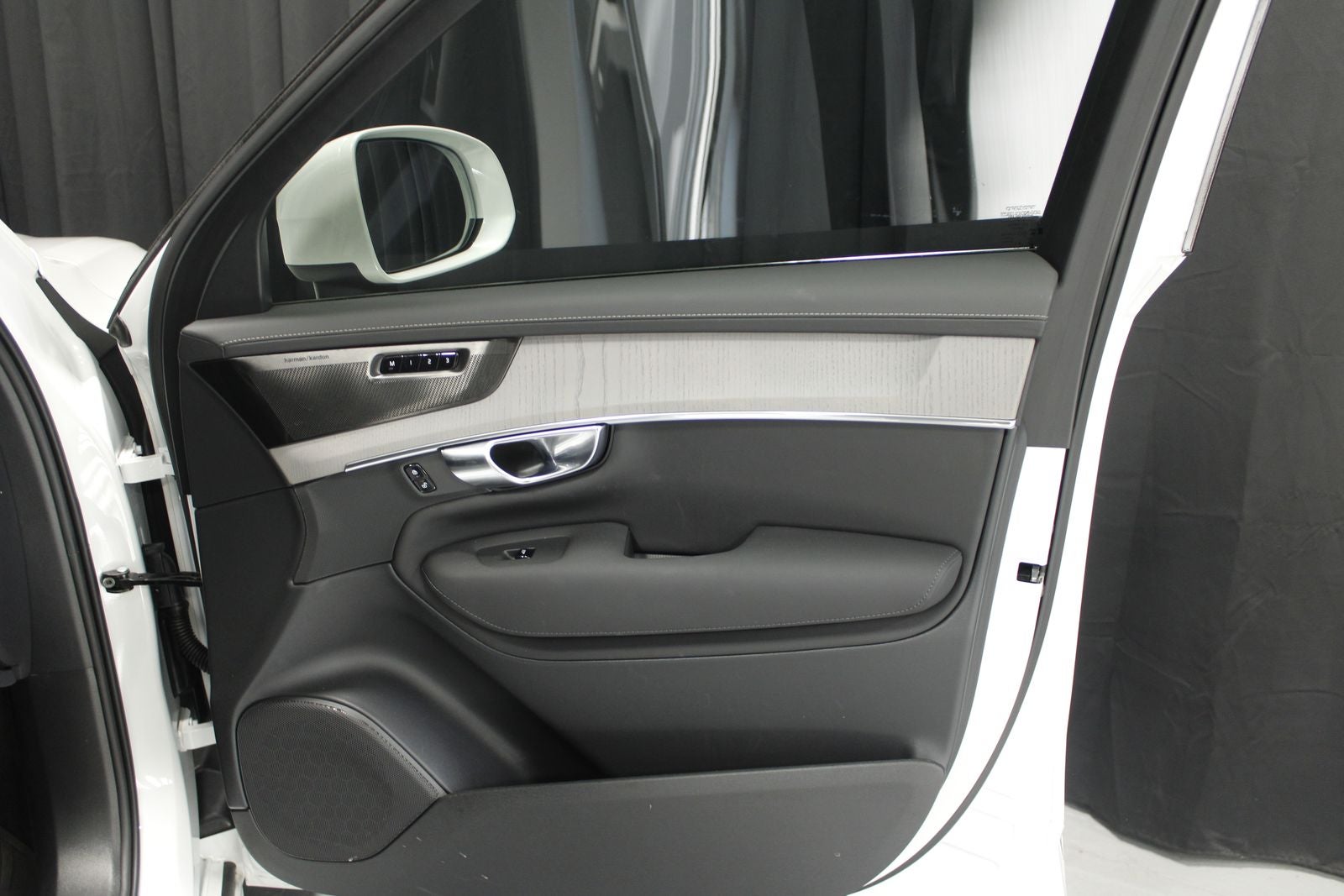 2025 Volvo XC90 Plug-In Hybrid T8 Ultra 7 Passenger 2025.5