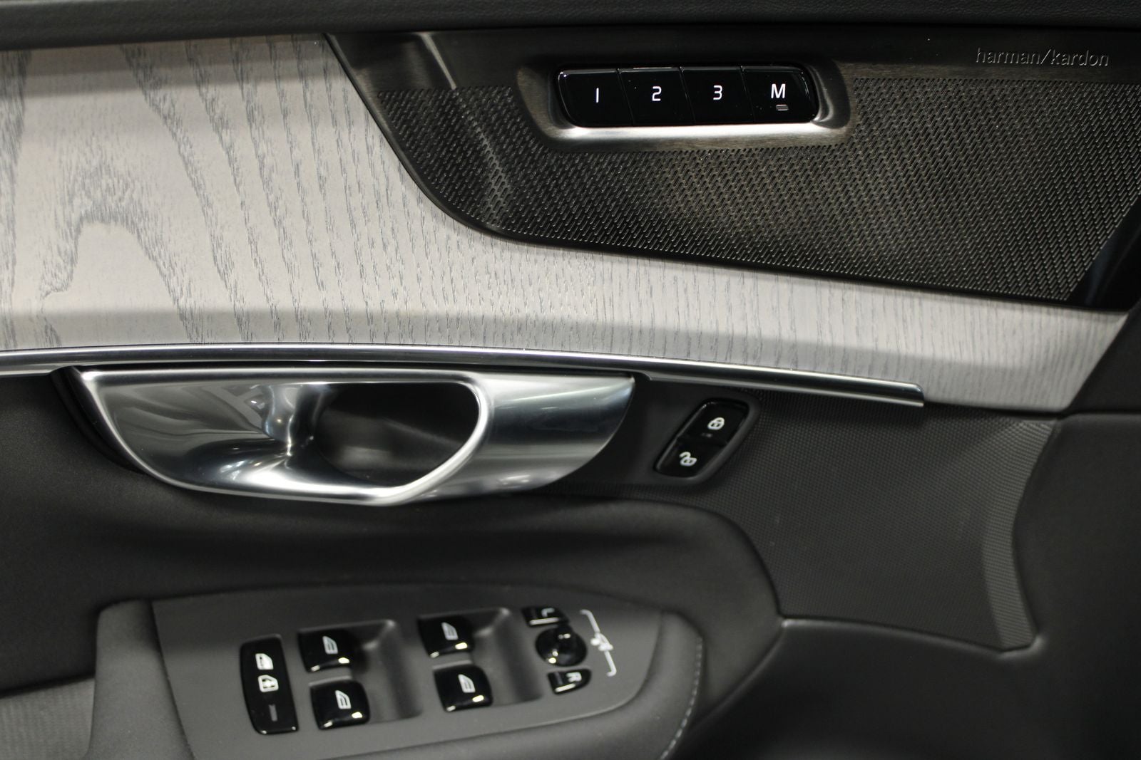 2025 Volvo XC90 Plug-In Hybrid T8 Ultra 7 Passenger 2025.5