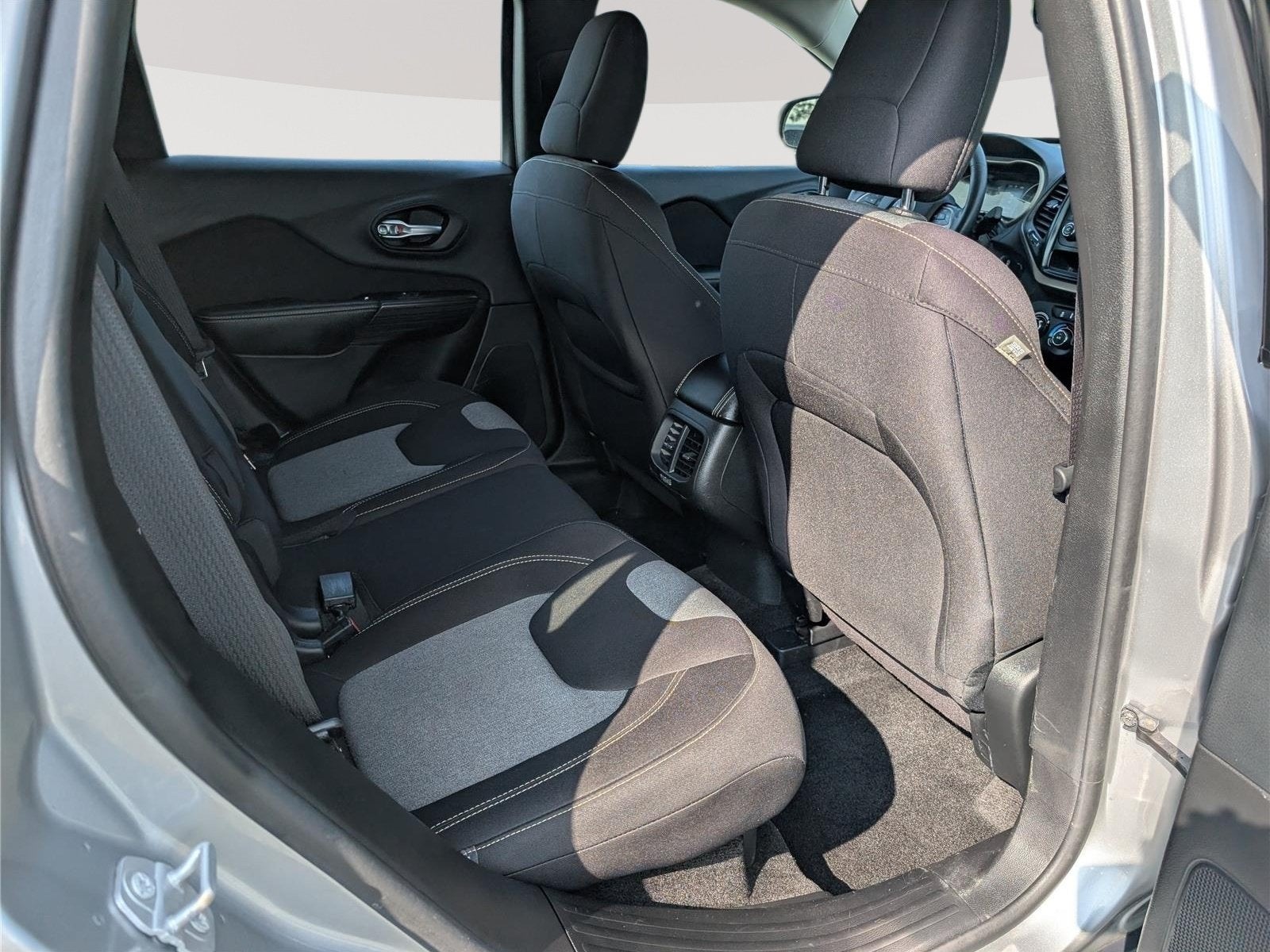 2015 Jeep Cherokee Sport