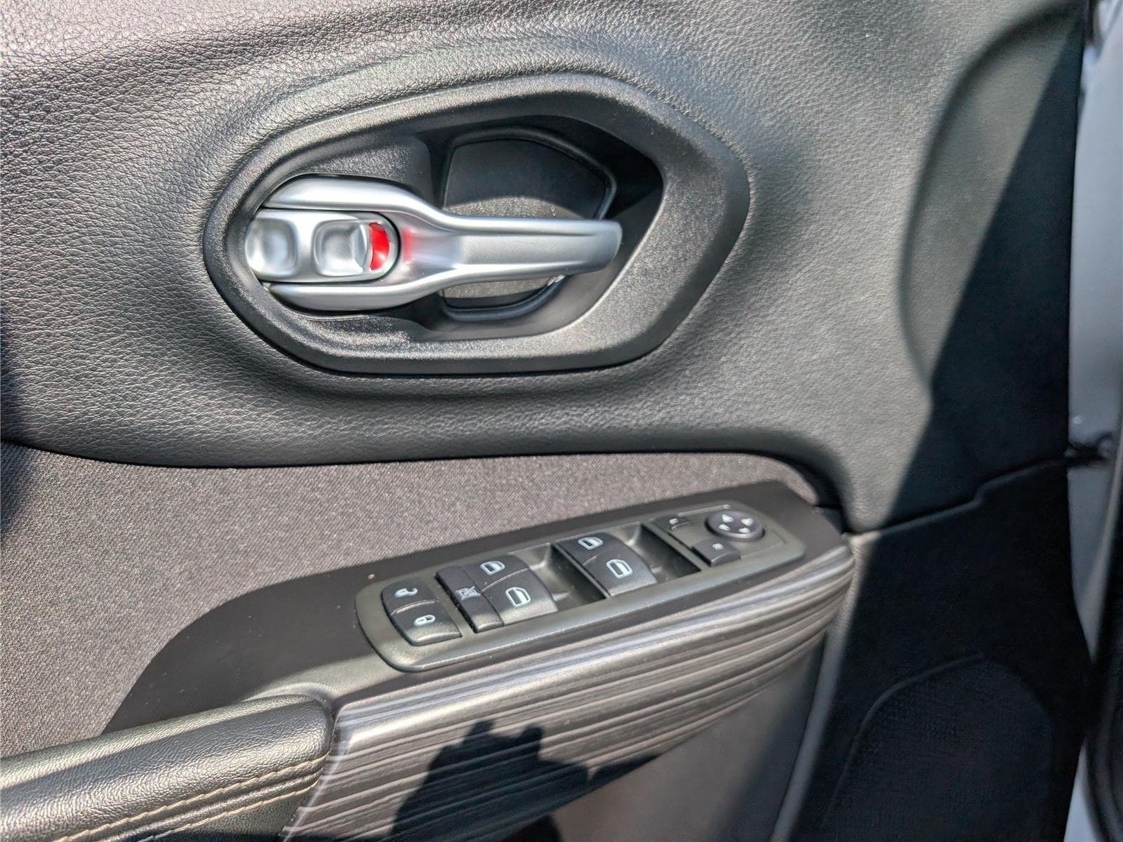 2015 Jeep Cherokee Sport
