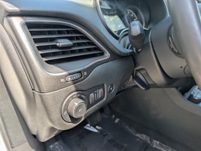 2023 Jeep Cherokee Trailhawk