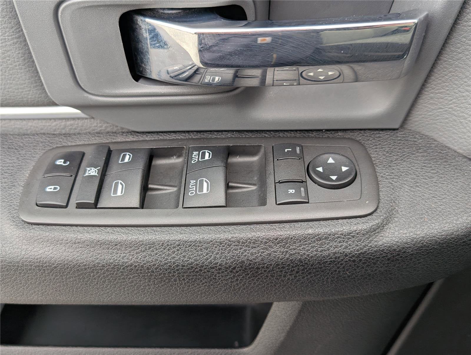 2024 RAM 1500 Classic SLT