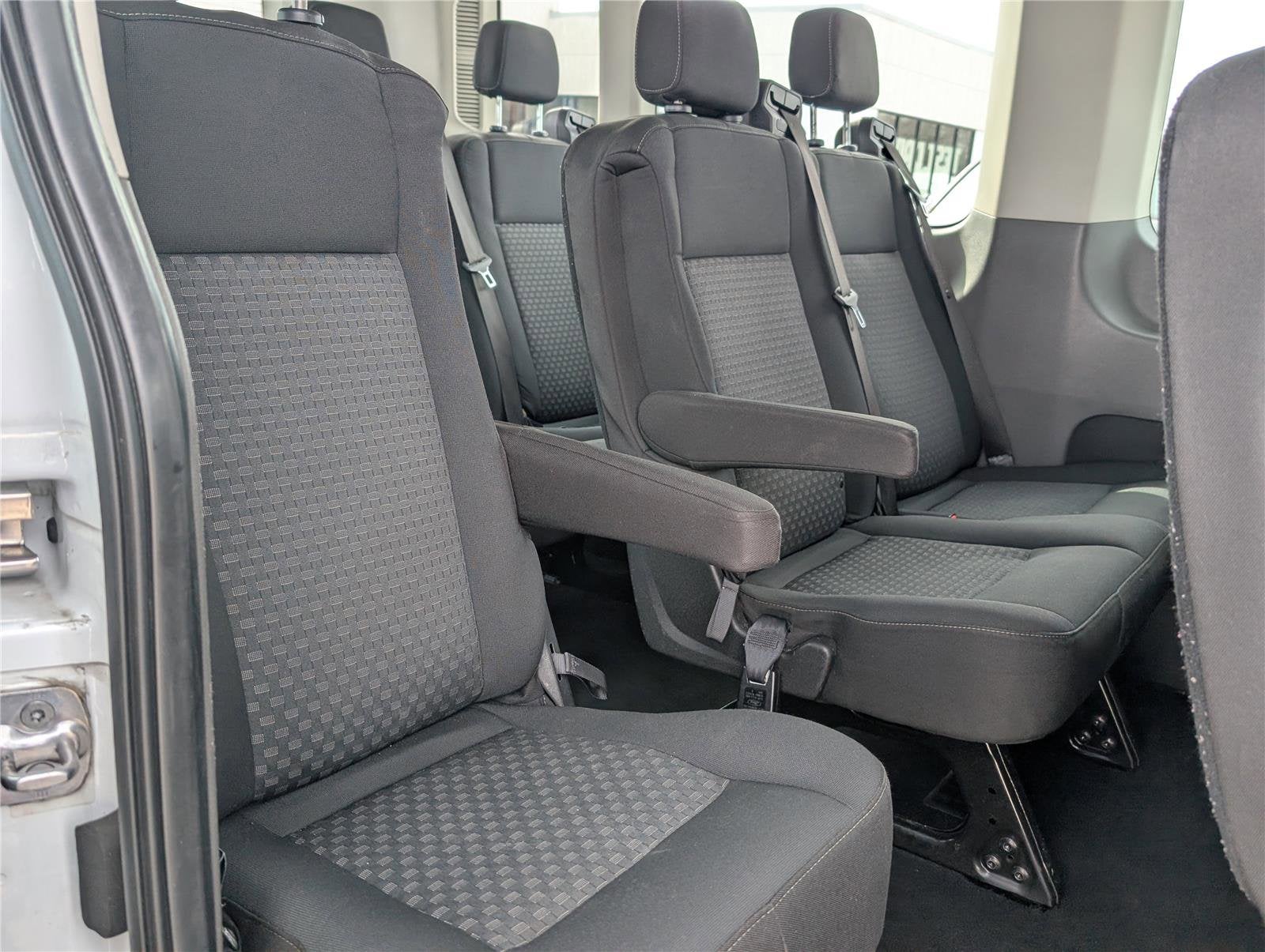 2023 Ford Transit Passenger Wagon XLT