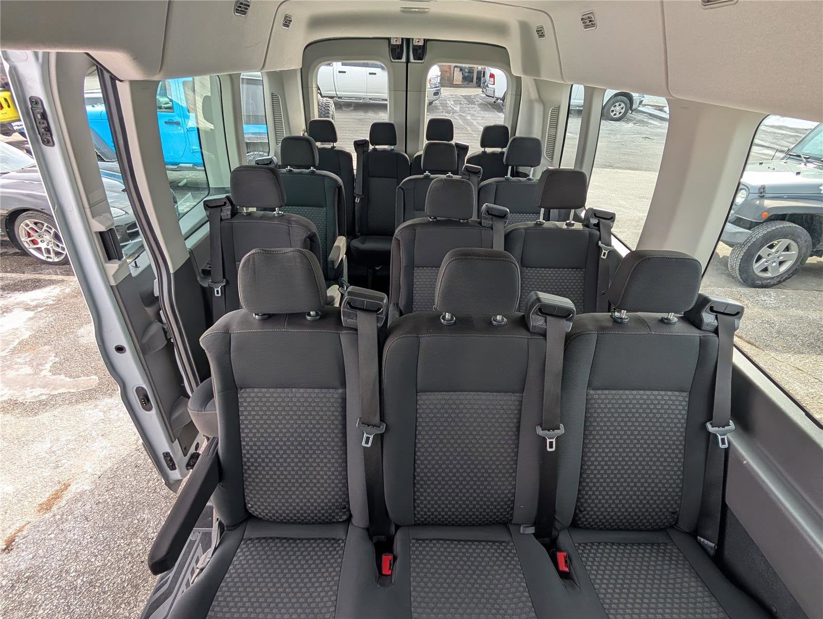 2023 Ford Transit Passenger Wagon XLT