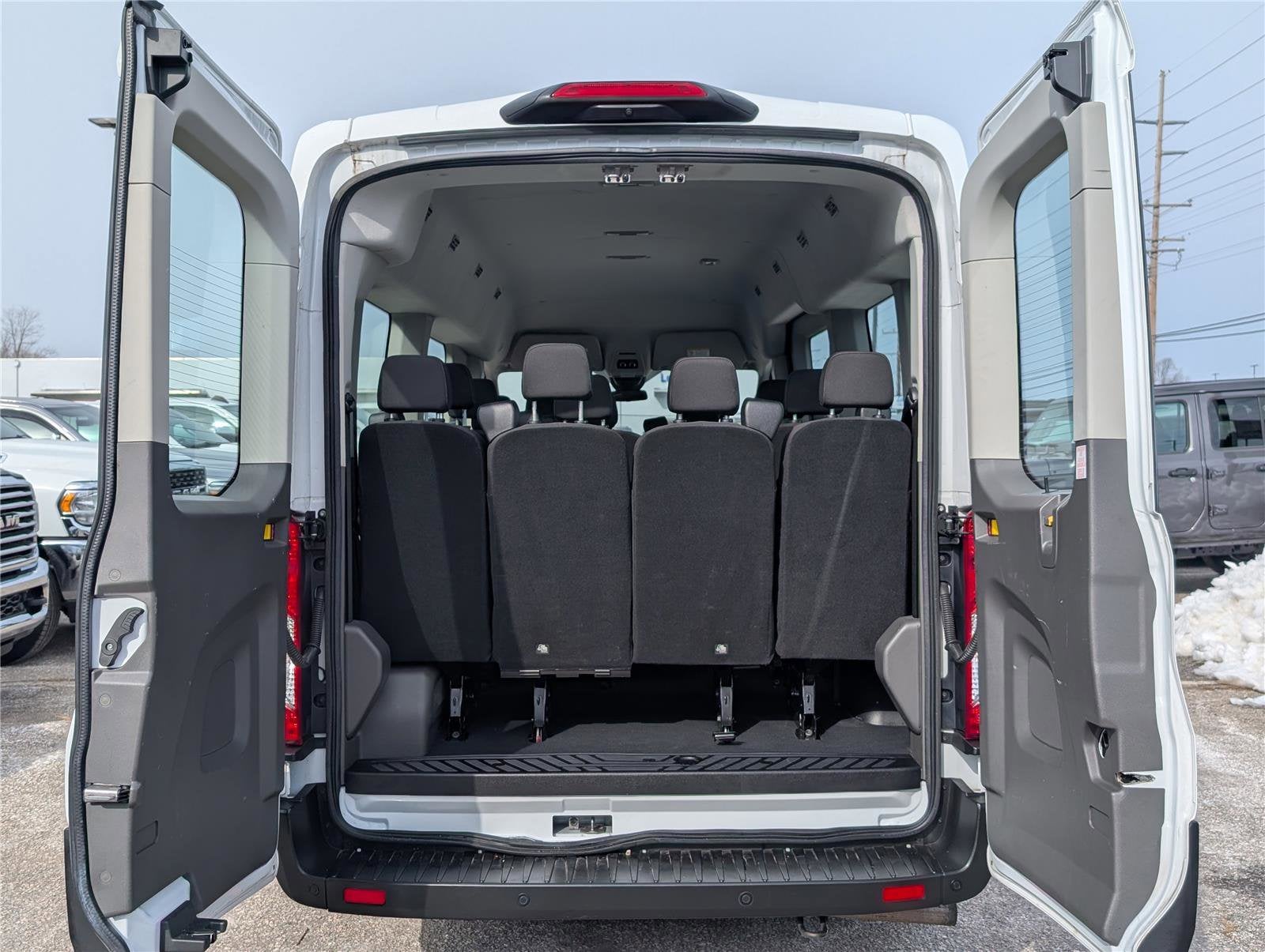 2023 Ford Transit Passenger Wagon XLT