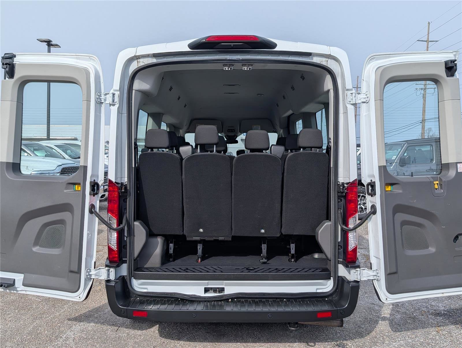 2023 Ford Transit Passenger Wagon XLT