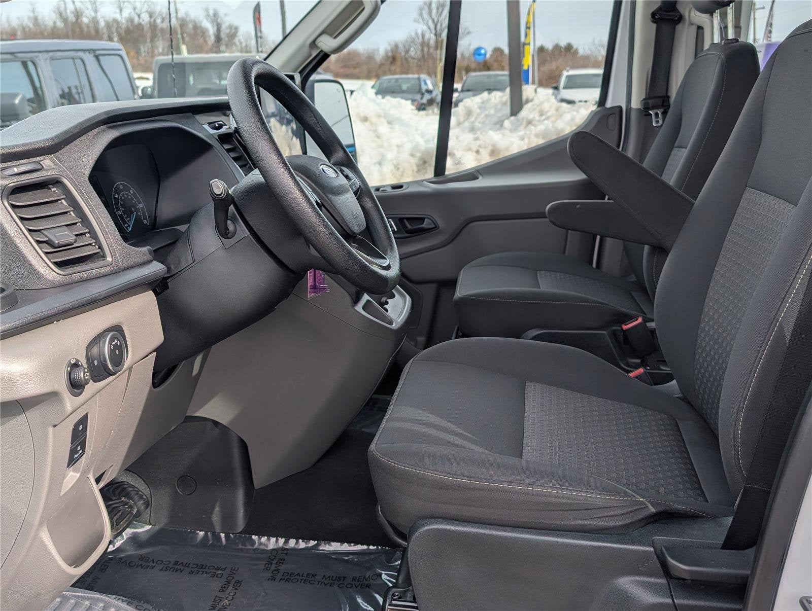 2023 Ford Transit Passenger Wagon XLT