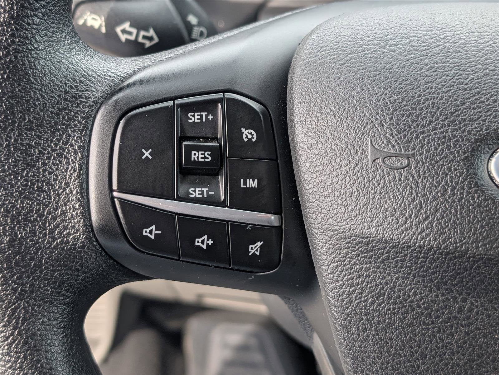 2023 Ford Transit Passenger Wagon XLT