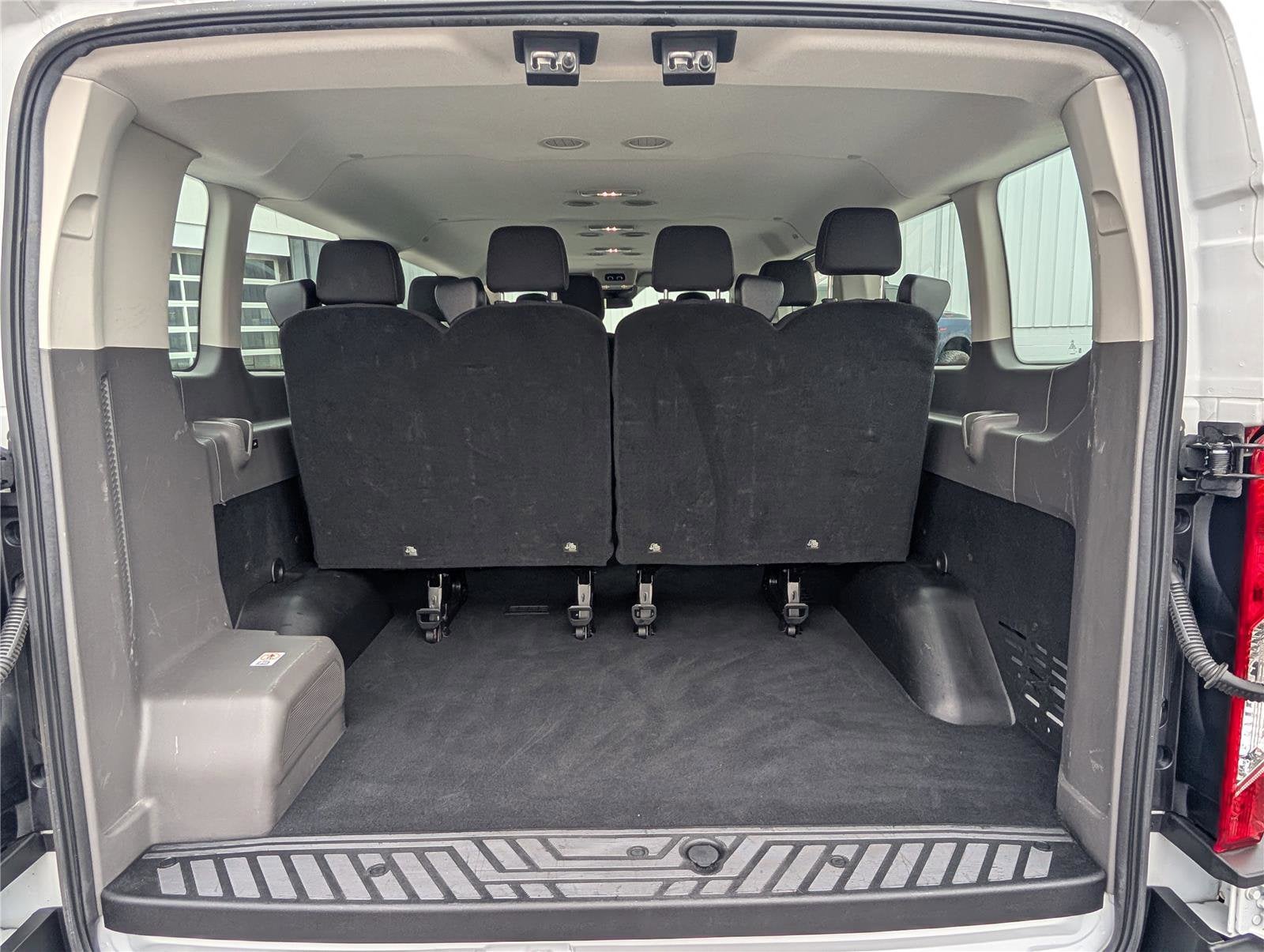 2023 Ford Transit Passenger Wagon XLT