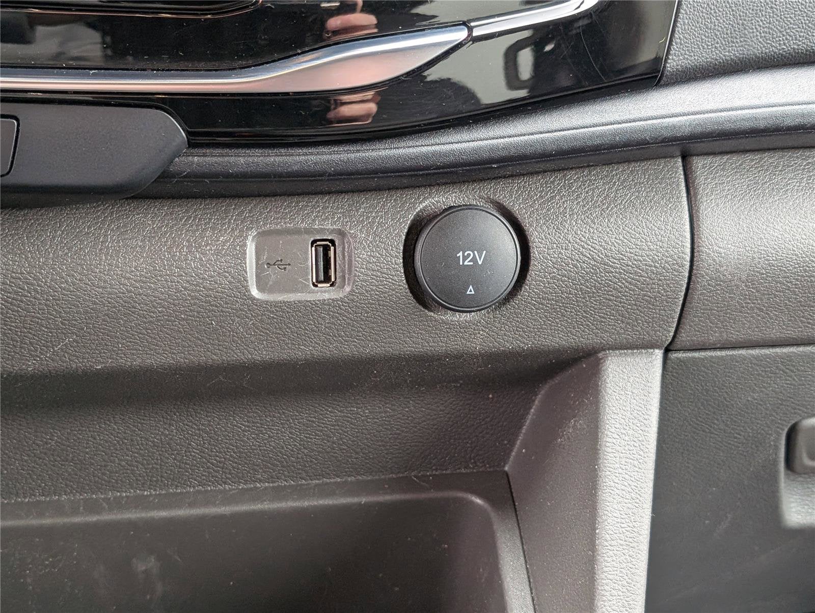 2024 Ford Transit Passenger Wagon XLT