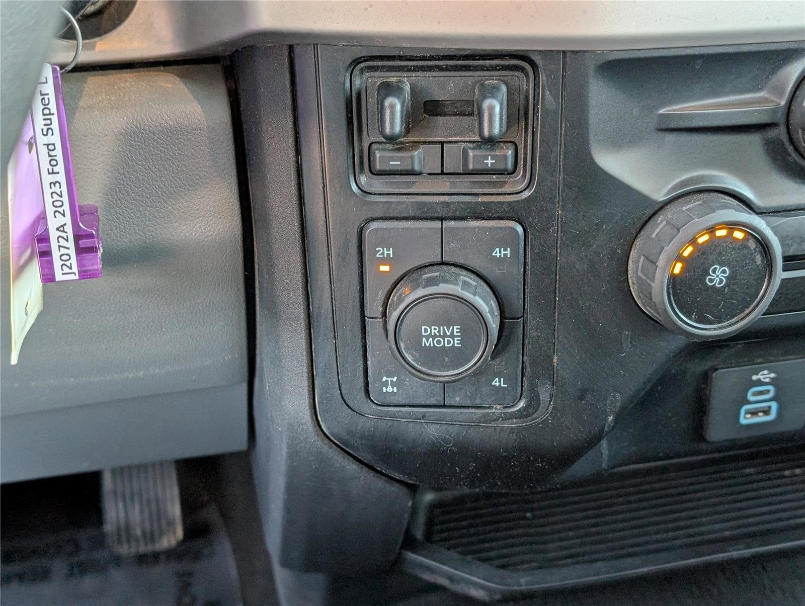 2023 Ford Super Duty F-350 SRW XL