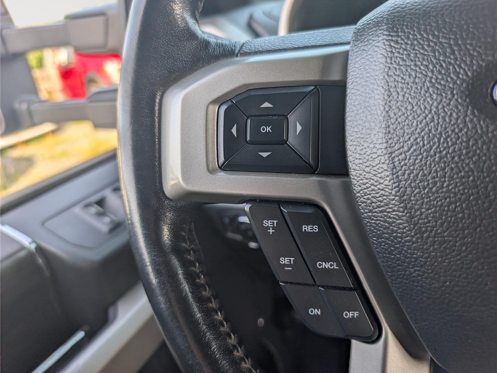 2022 Ford Super Duty F-350 SRW LARIAT