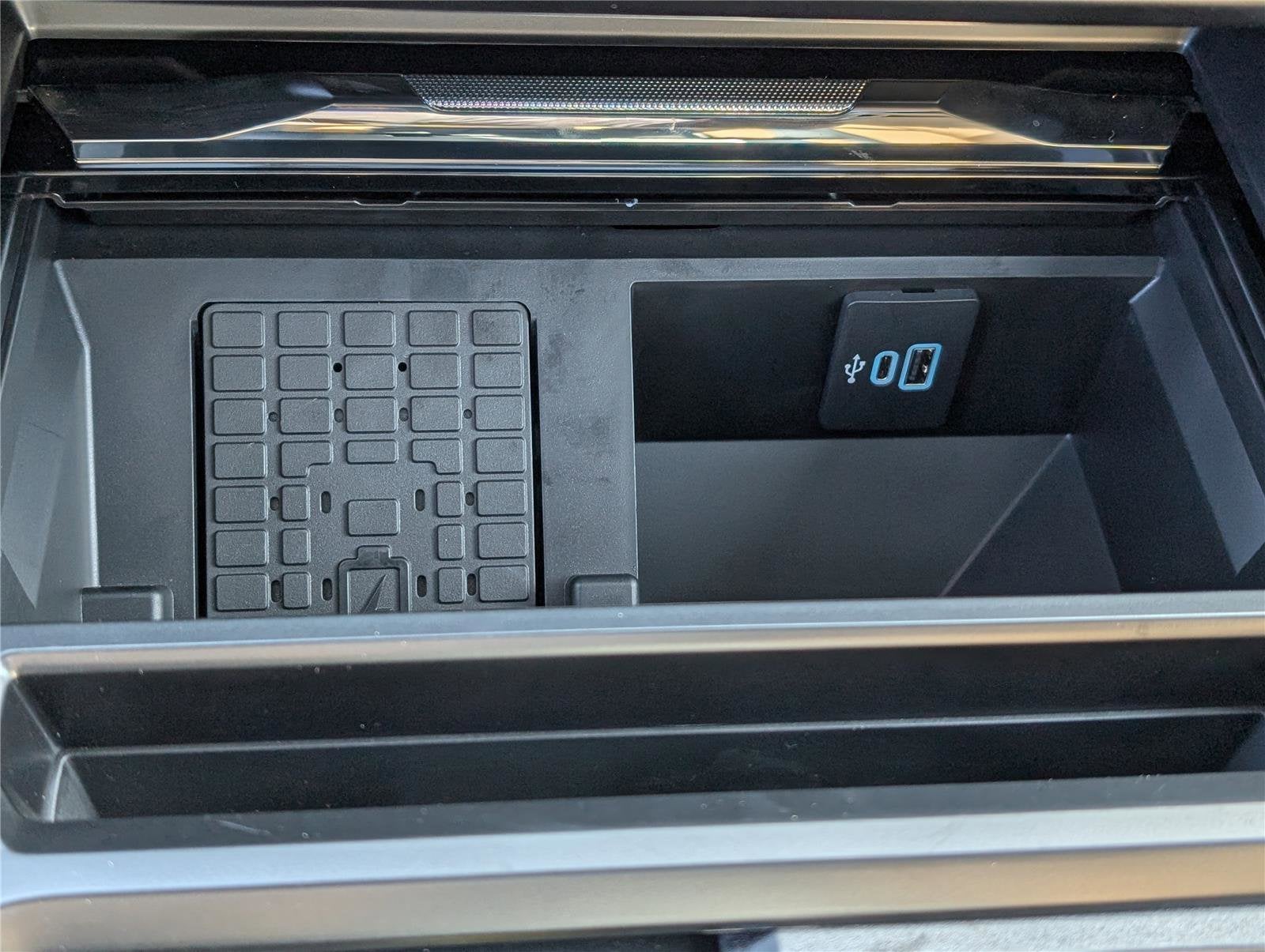 2026 Ford Super Duty F-450 DRW LARIAT