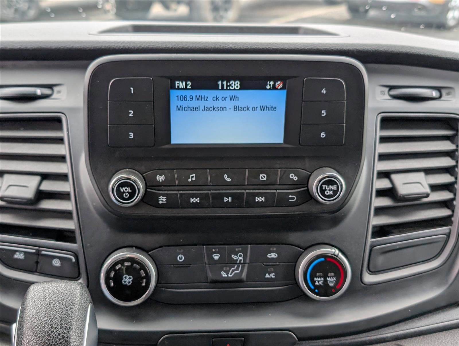 2024 Ford Transit Cargo Van T-250 148" Med Rf 9070 GVWR AWD