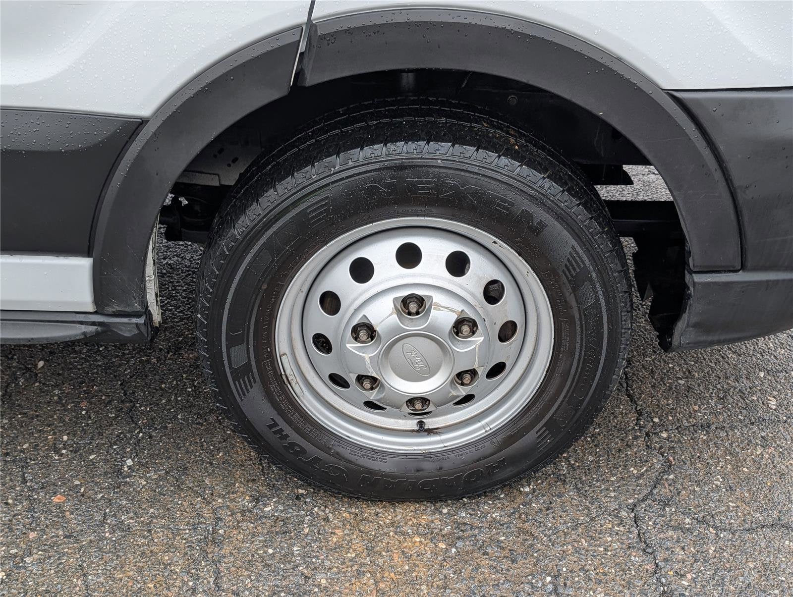 2024 Ford Transit Cargo Van T-250 148" Med Rf 9070 GVWR AWD