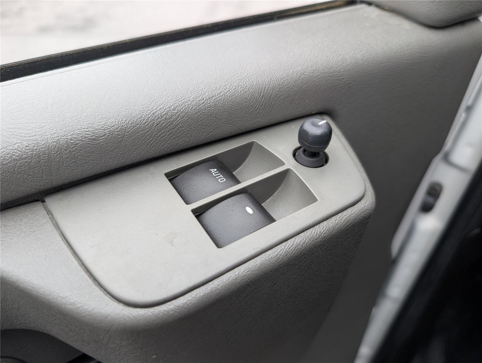 2013 Chevrolet Express Passenger LS