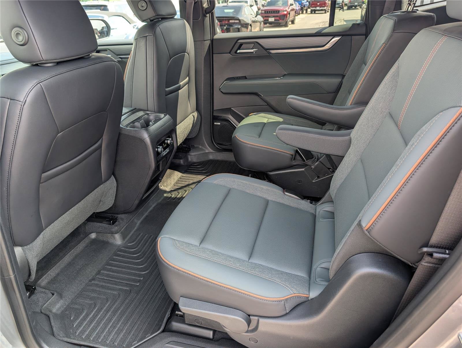 2025 GMC Acadia AWD AT4
