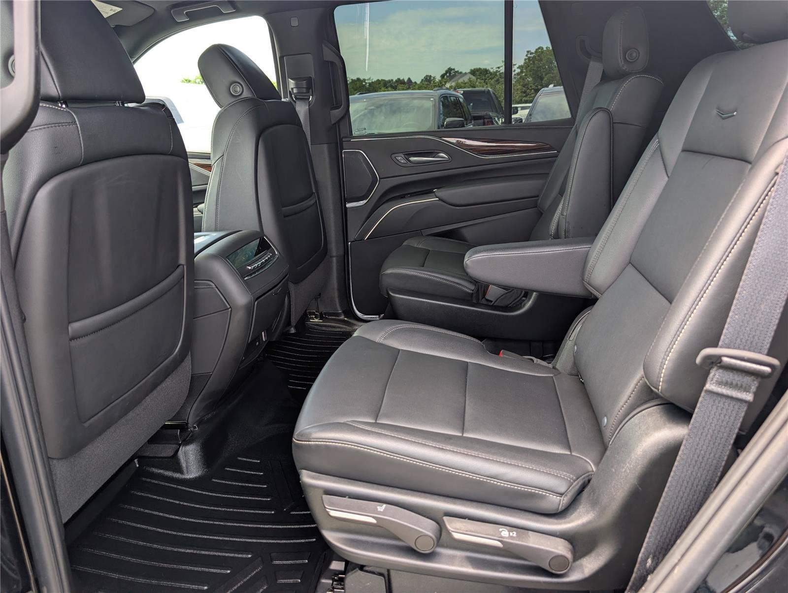 2023 Cadillac Escalade 4WD Luxury