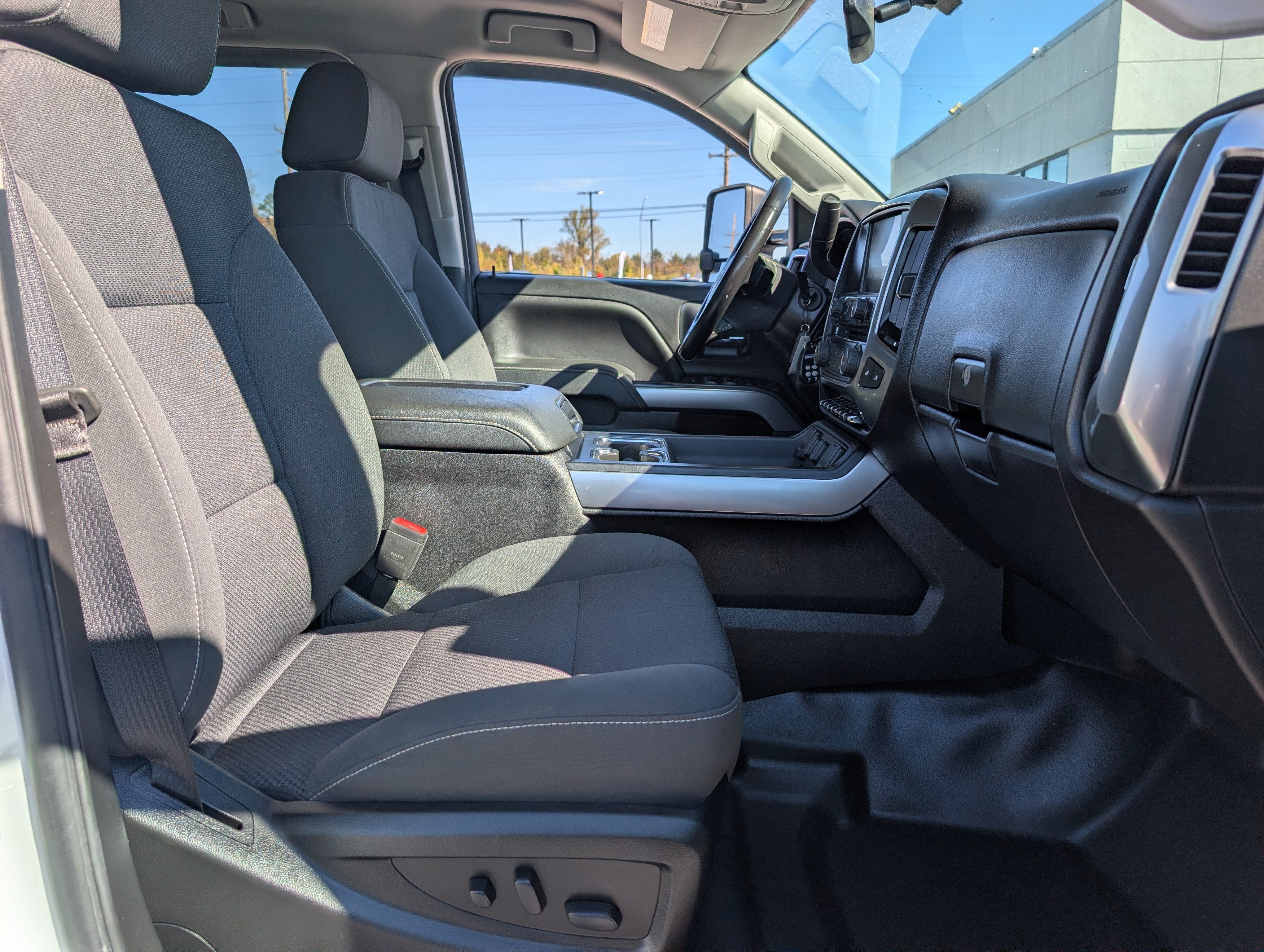 2019 Chevrolet Silverado MD LT