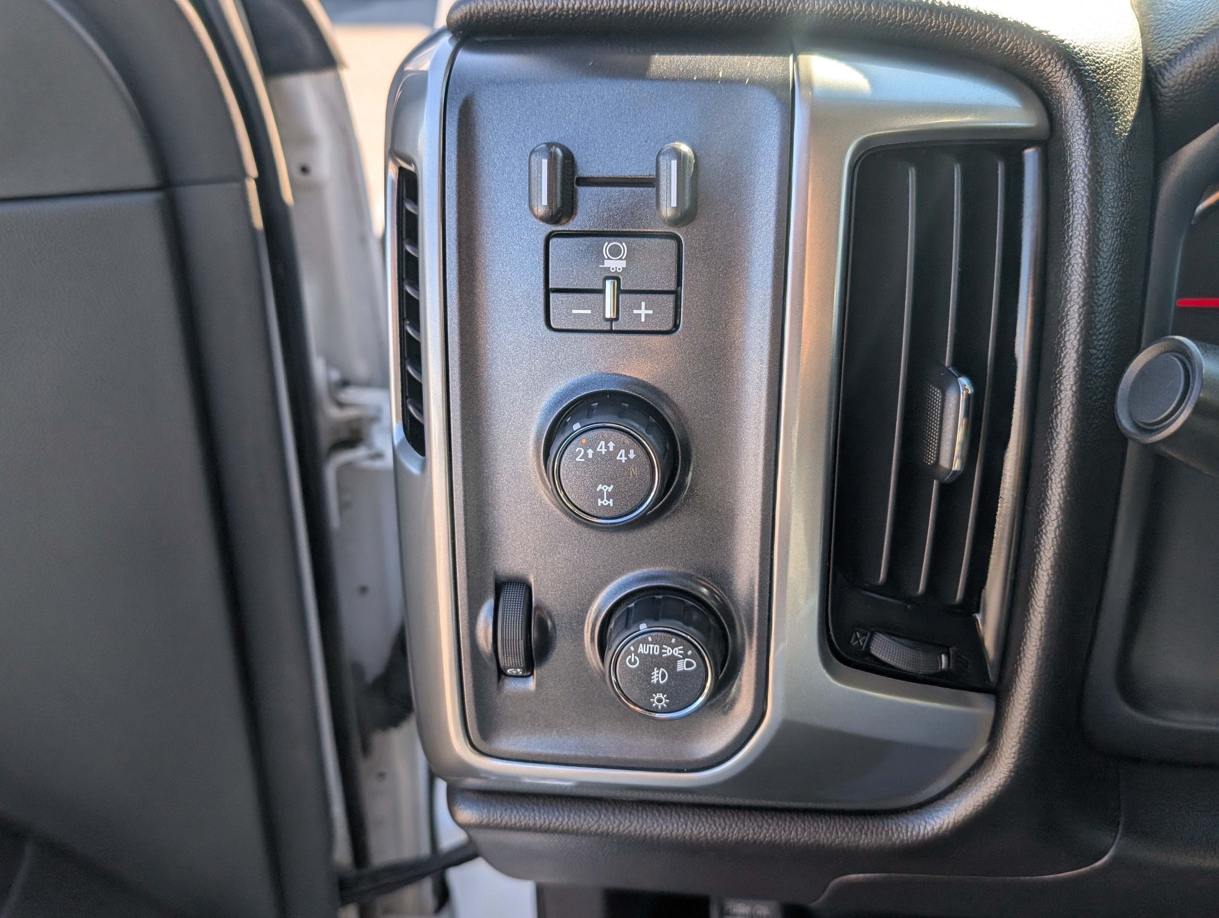 2019 Chevrolet Silverado MD LT