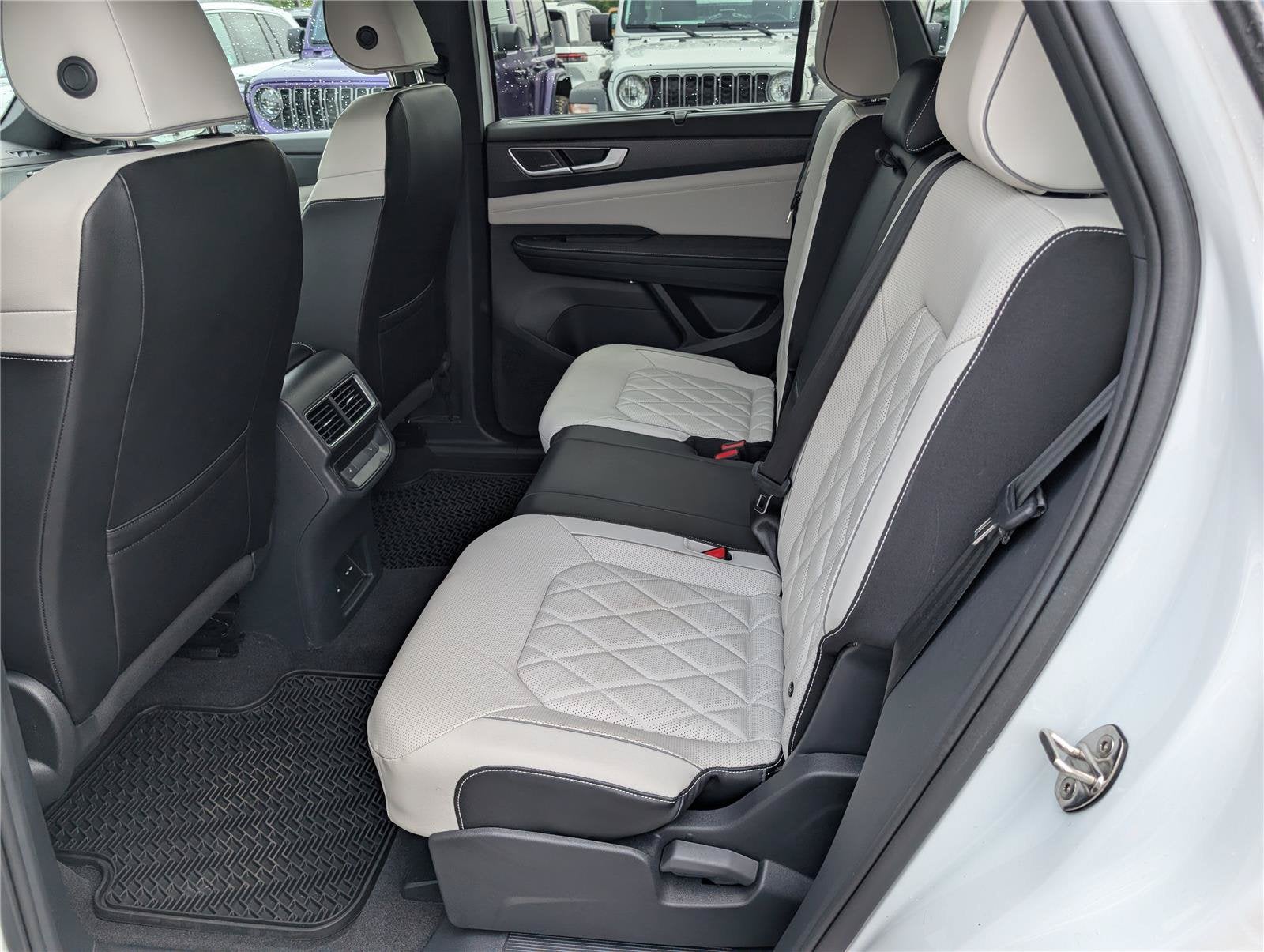 2024 Volkswagen Atlas Cross Sport 2.0T SEL Premium R-Line