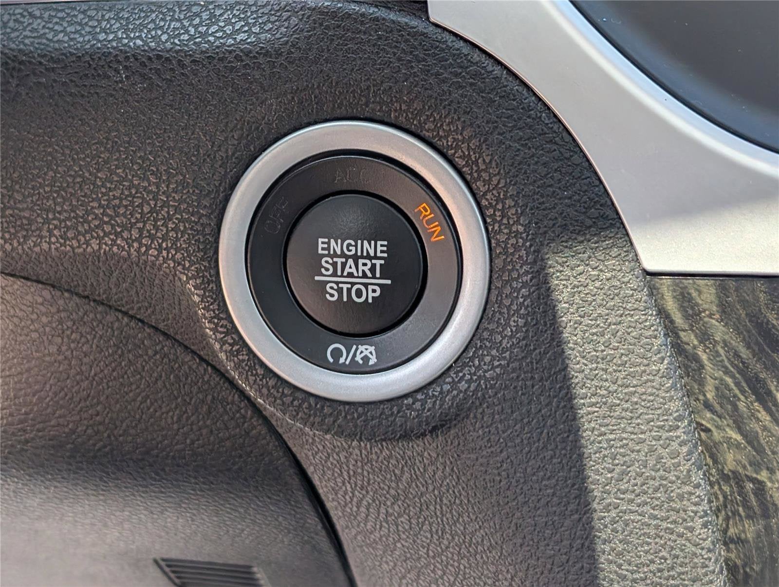 2023 Chrysler 300 Touring L