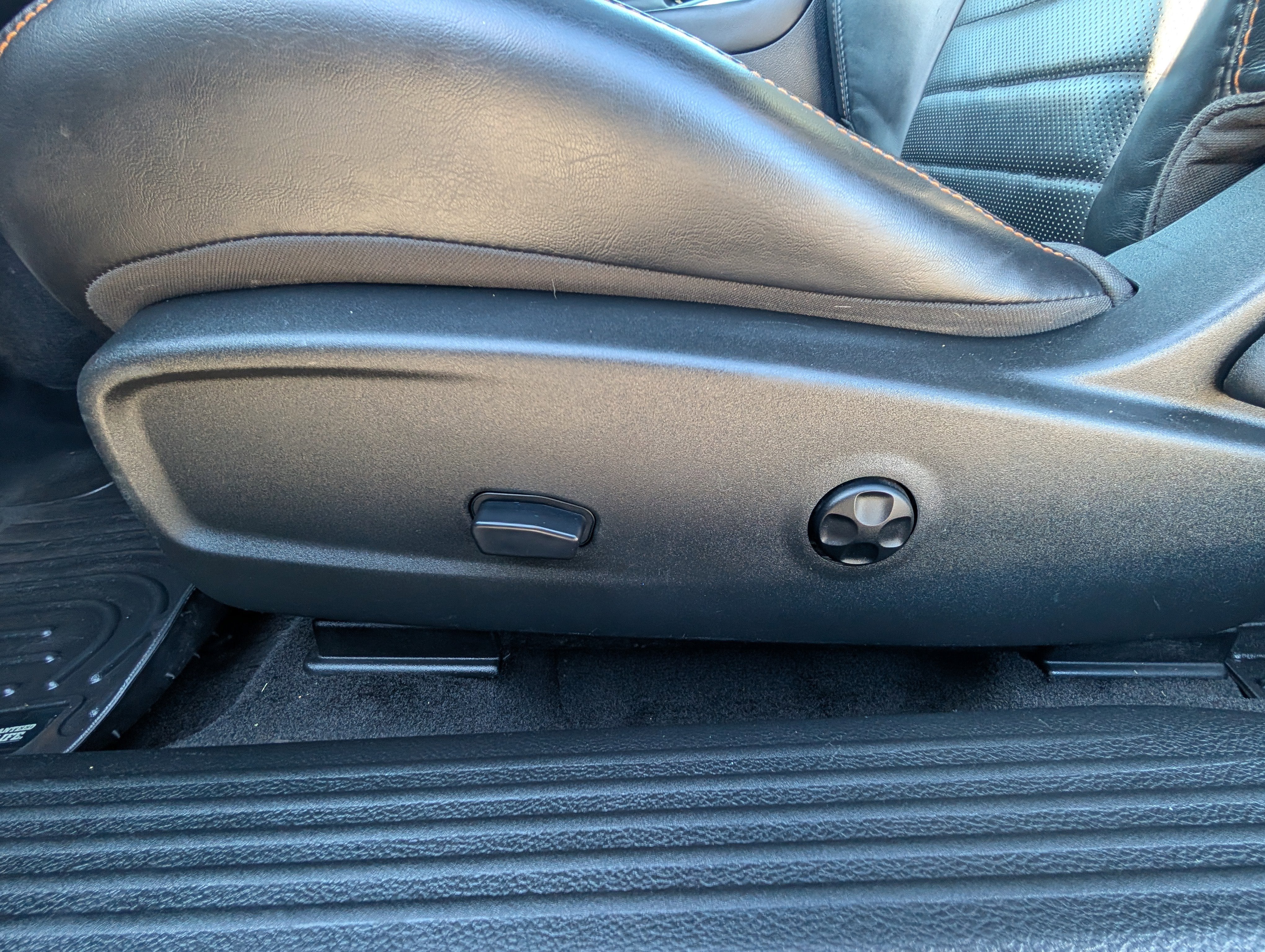 2015 Dodge Challenger R/T Scat Pack Shaker