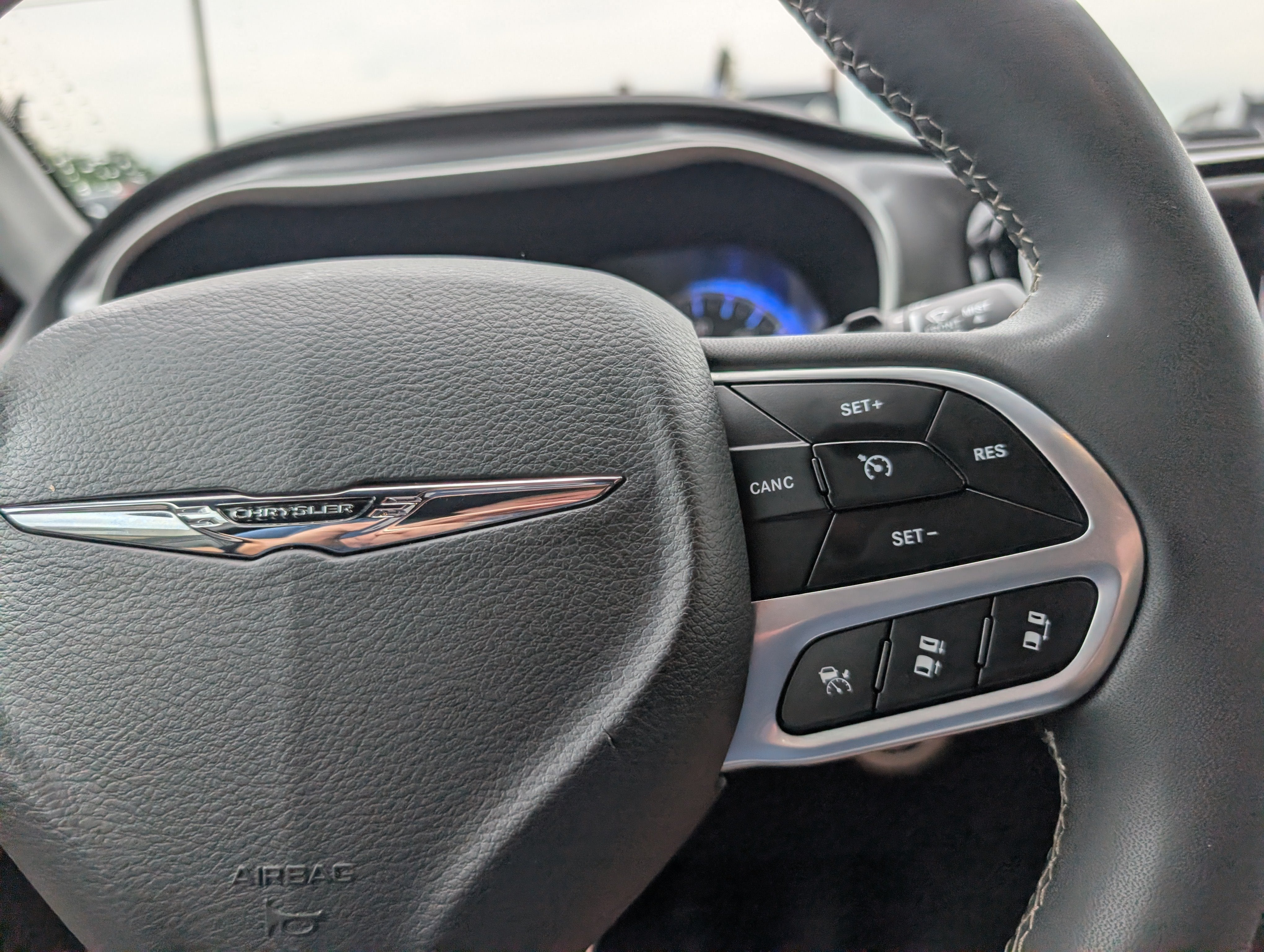 2025 Chrysler Pacifica Select