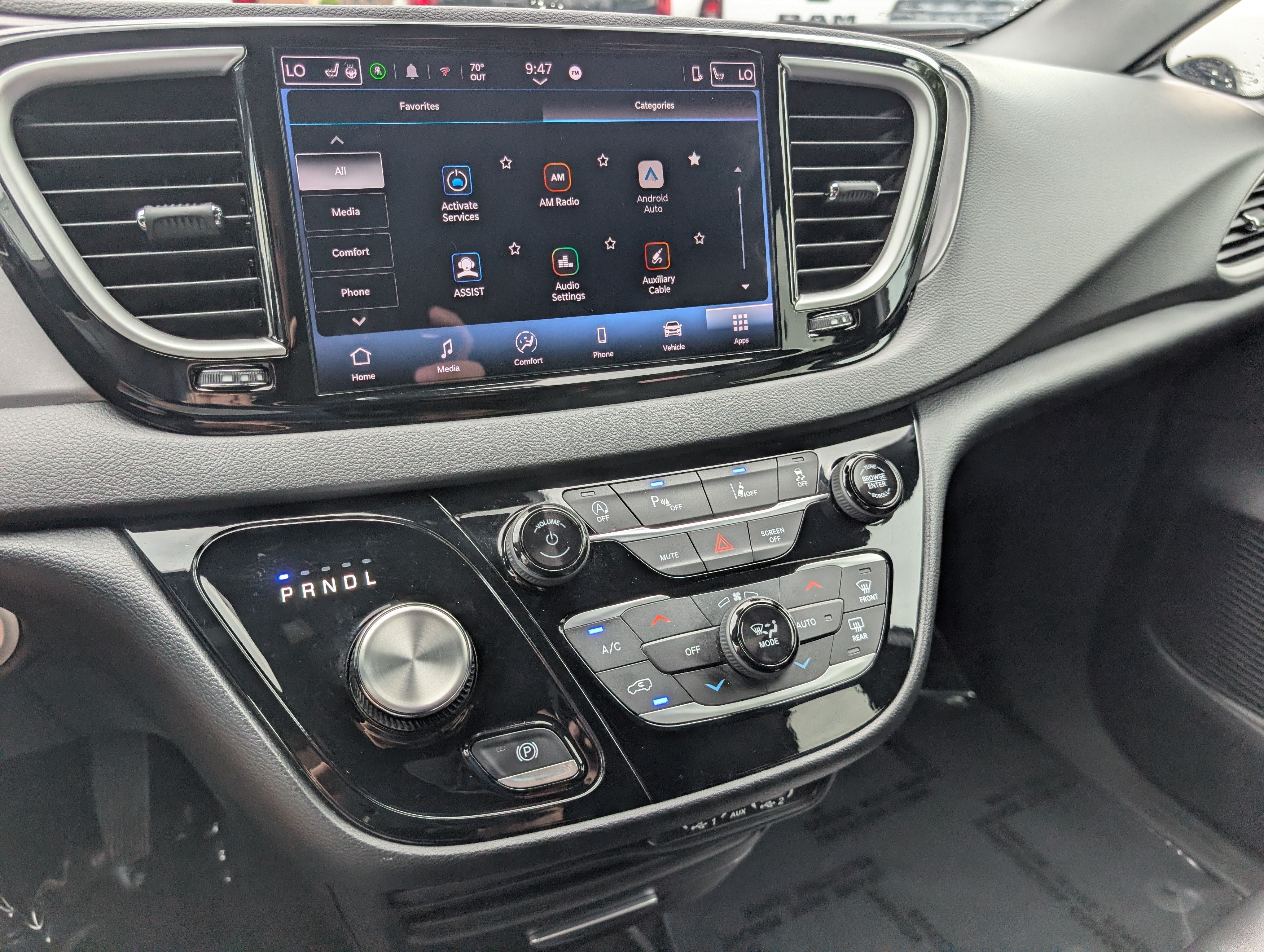2025 Chrysler Pacifica Select